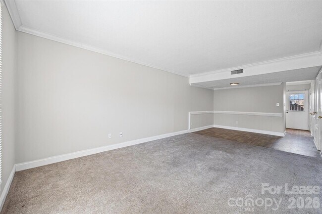 Foto del edificio - 7906 Oak Meadow Ct