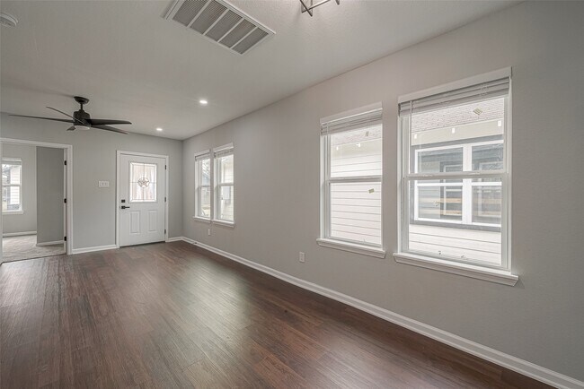 Foto del edificio - 3413 Simmons St