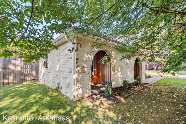 Building Photo - 4 br, 2 bath House - 522 Oakwood St