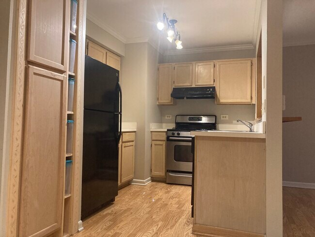 Building Photo - 57 N Macgillis Dr