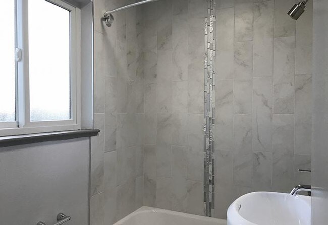 Building Photo - 1 bedroom in Denver CO 80223