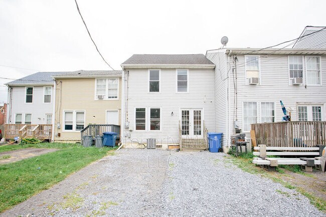 Building Photo - 121 Rancocas Rd