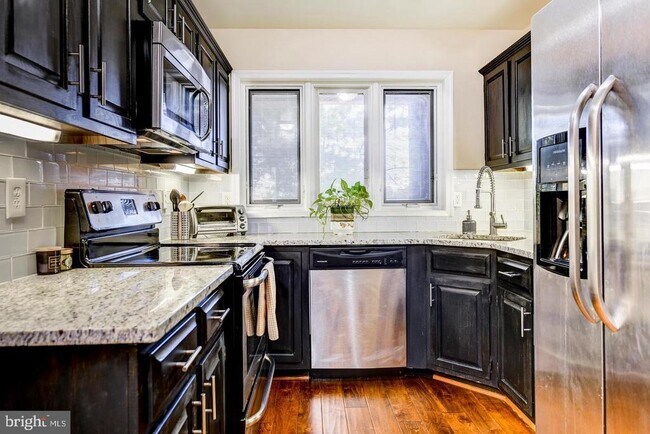 Foto del edificio - 1849 N Uhle St