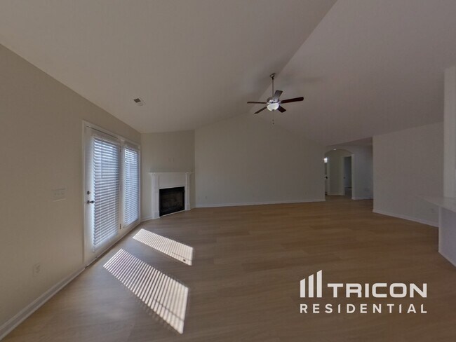 Foto del edificio - 122 Corinth Dr