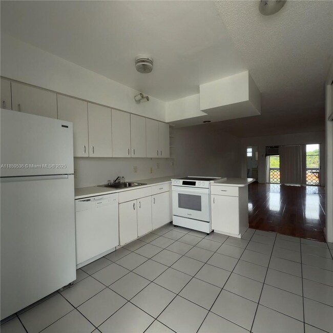 Building Photo - 6580 Santona St
