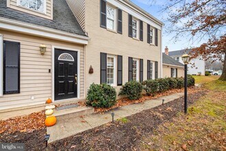 Building Photo - 13625 Middlevale Ln