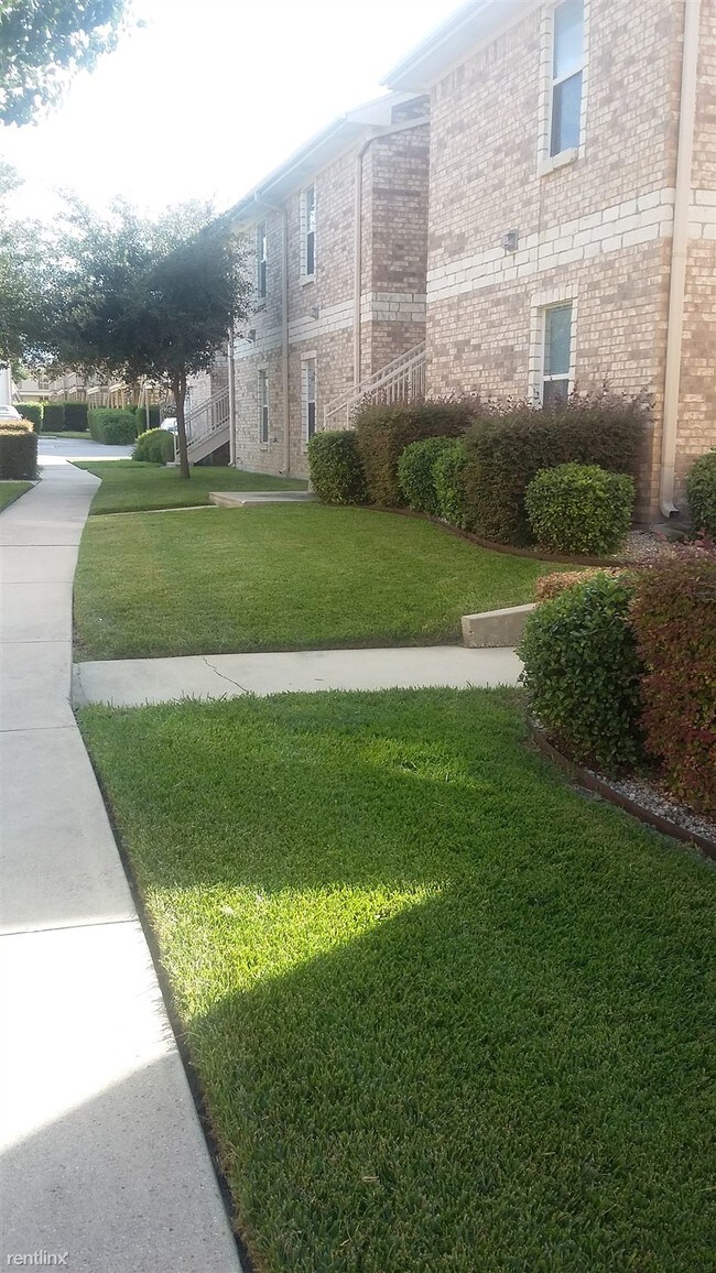 Foto del edificio - 2203 Botanical Dr