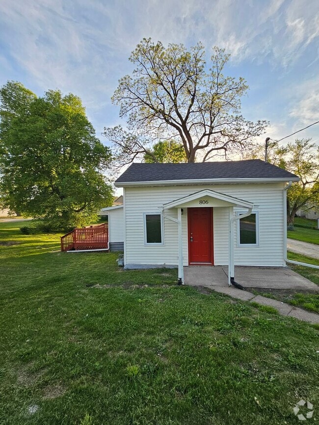 Building Photo - 806 N Roche St