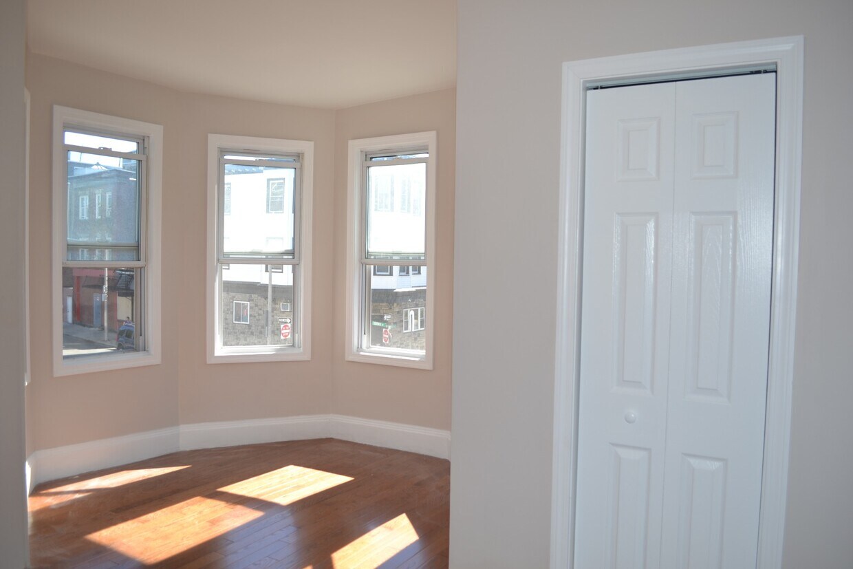 Foto principal - 241 Maverick St