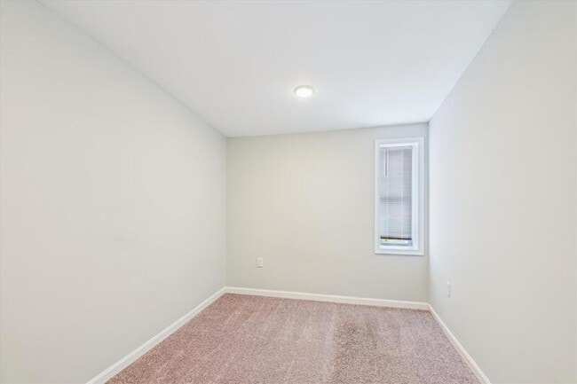 Foto del edificio - 1324 W Lombard St