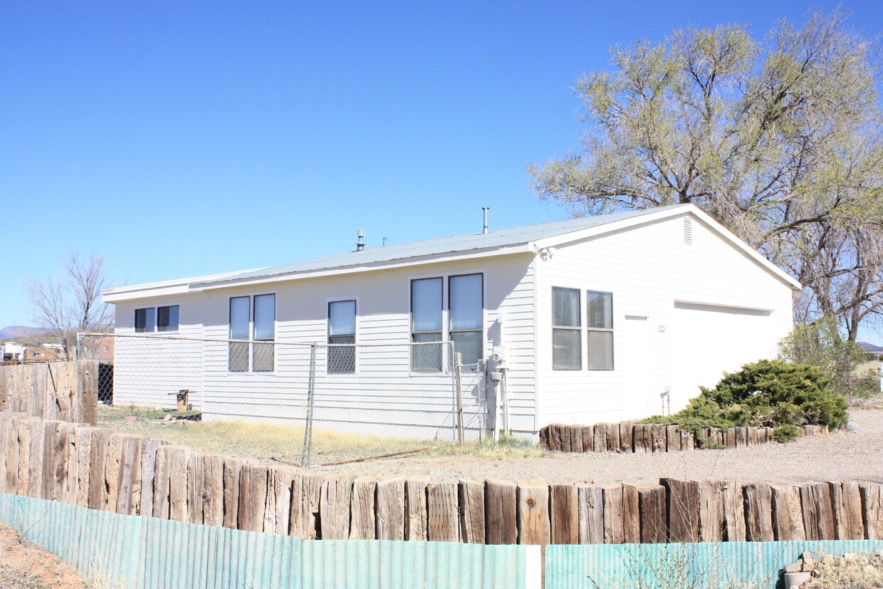 120 Square H Rd, Edgewood, NM 87015 House for Rent in Edgewood, NM