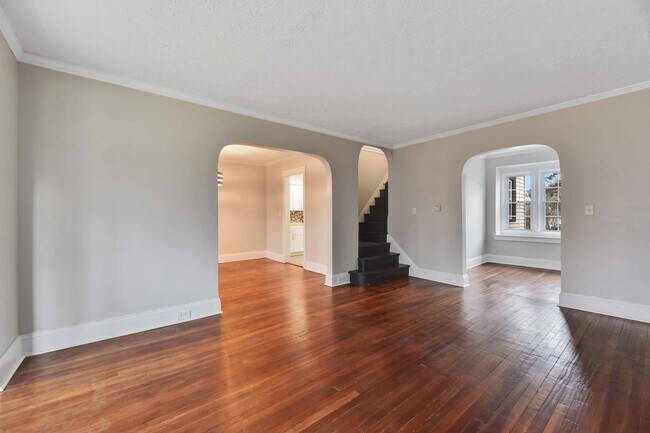 Building Photo - 2929 Meadowbrook Blvd