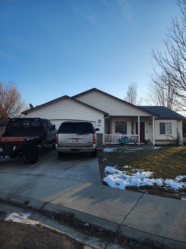 Charming 3 Bed, 2 Bath Kuna Home with 1129... Apartment for Rent in