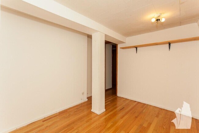 Foto del edificio - 2730 N Wayne Ave