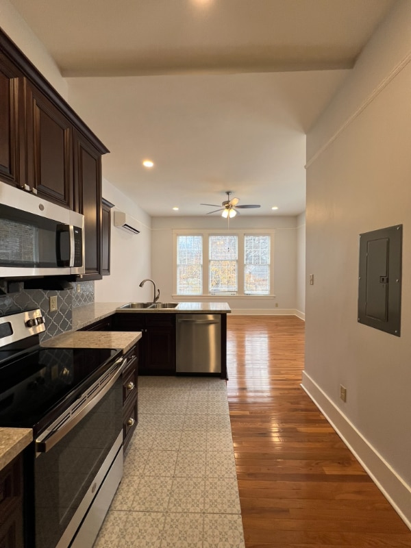 Foto del edificio - 516 E 8th St