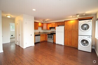 Building Photo - 4232-4232 SE Cesar Estrada Chavez Blvd