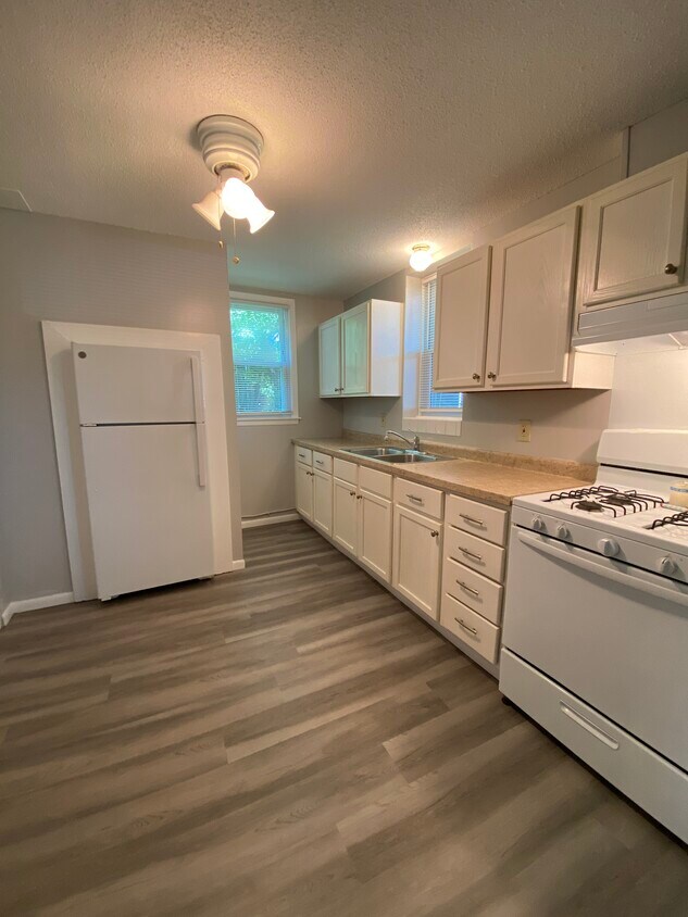 Kitchen - 7617 69th ave N
