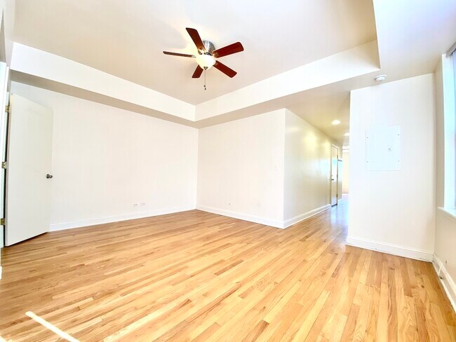 Foto del edificio - 4405 N Sheridan Rd