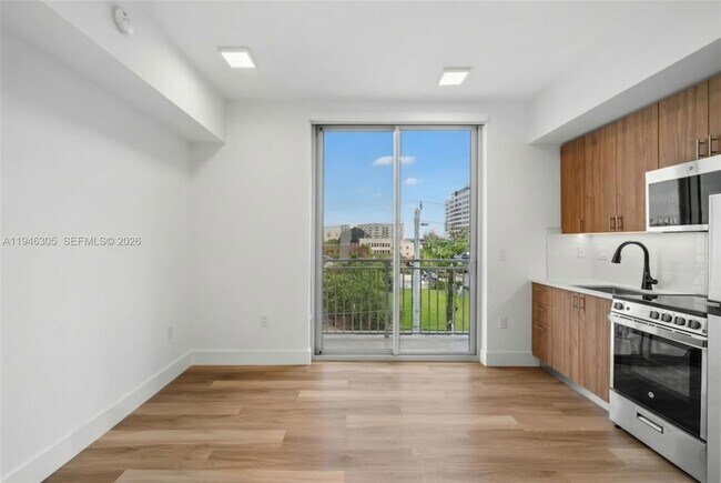 Foto del edificio - 650 SW 1st St