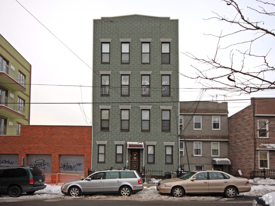 Primary Photo - 194 N 9th St