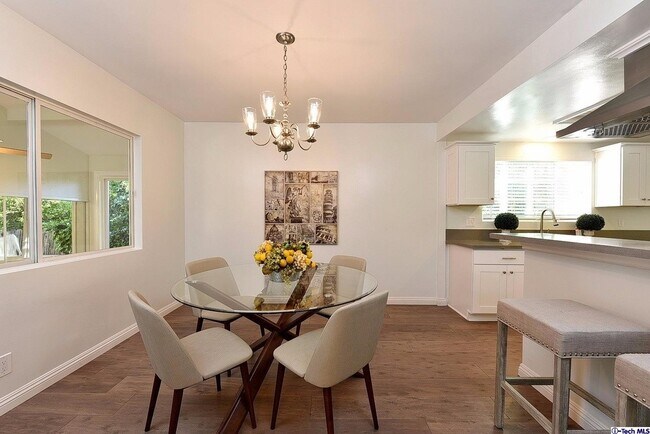 Foto del edificio - 1038 Fairview Dr