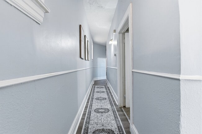 Building Photo - 2711 Allen Ave