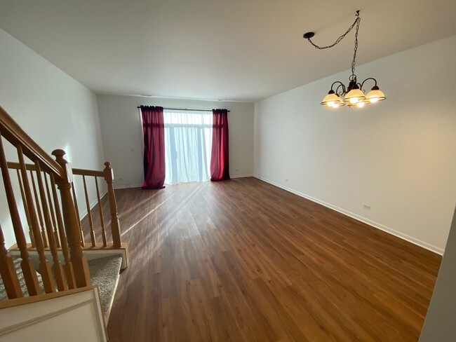 Foto del edificio - 3022 Falling Waters Ln