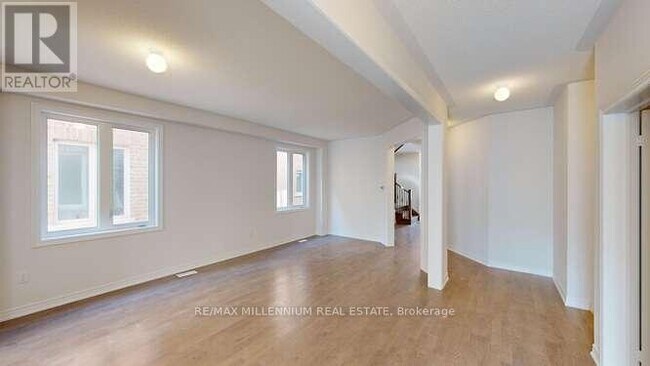 Photo du bâtiment - 335 Leanne Ln