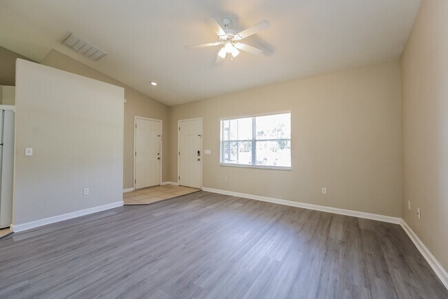 Building Photo - 4139 Magenta Ave