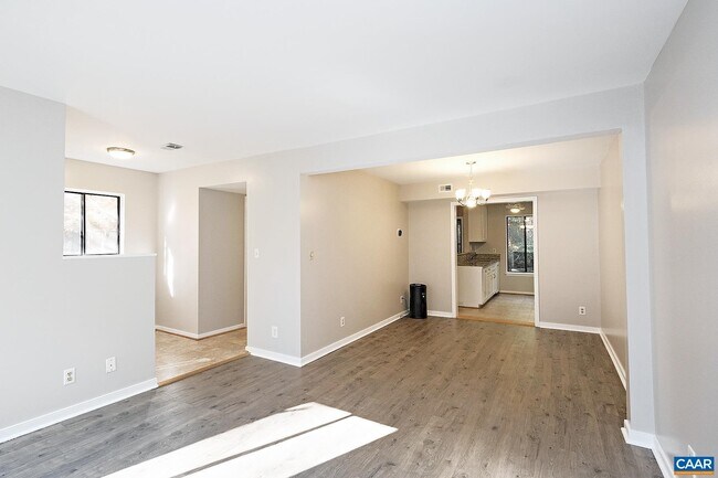 Foto del edificio - 964 Sutton Ct