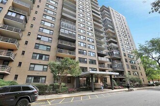 Building Photo - 201 St Pauls Ave