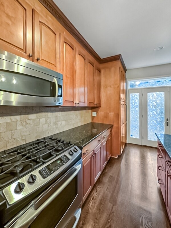 Building Photo - 4208 W Thorndale Ave