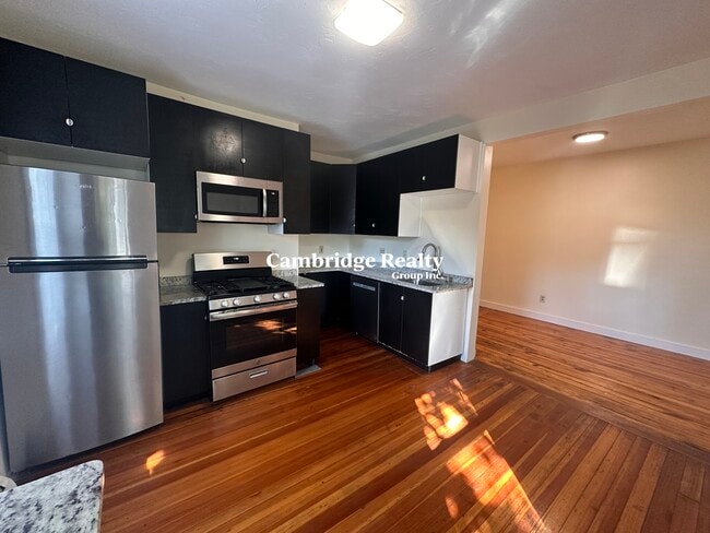 Building Photo - 63 Pleasant St