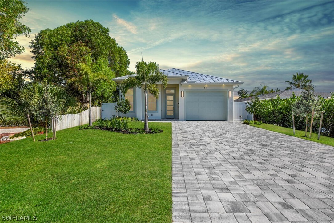 Foto principal - 609 93rd Ave N