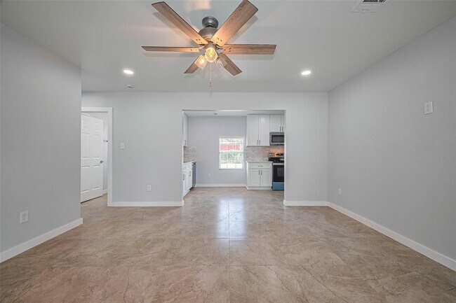 Building Photo - 52 Penway St