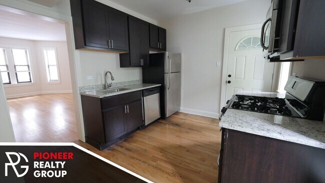 Foto del edificio - 4034 N Ashland Ave