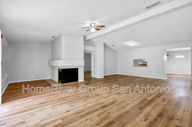 Foto del edificio - 6827 Country Haven