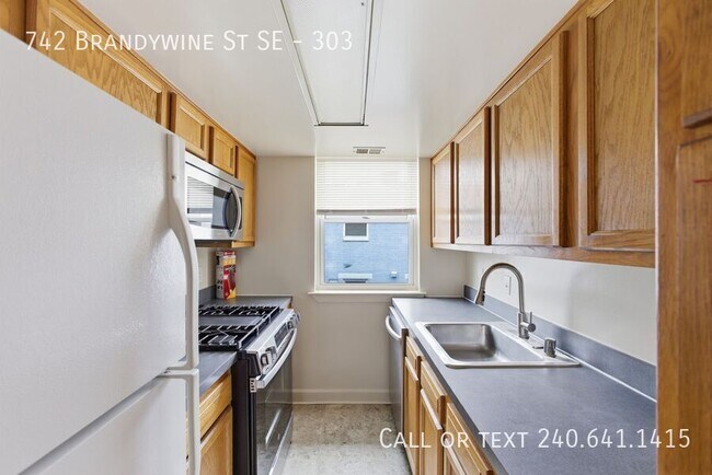 Photo - 742 Brandywine St SE House