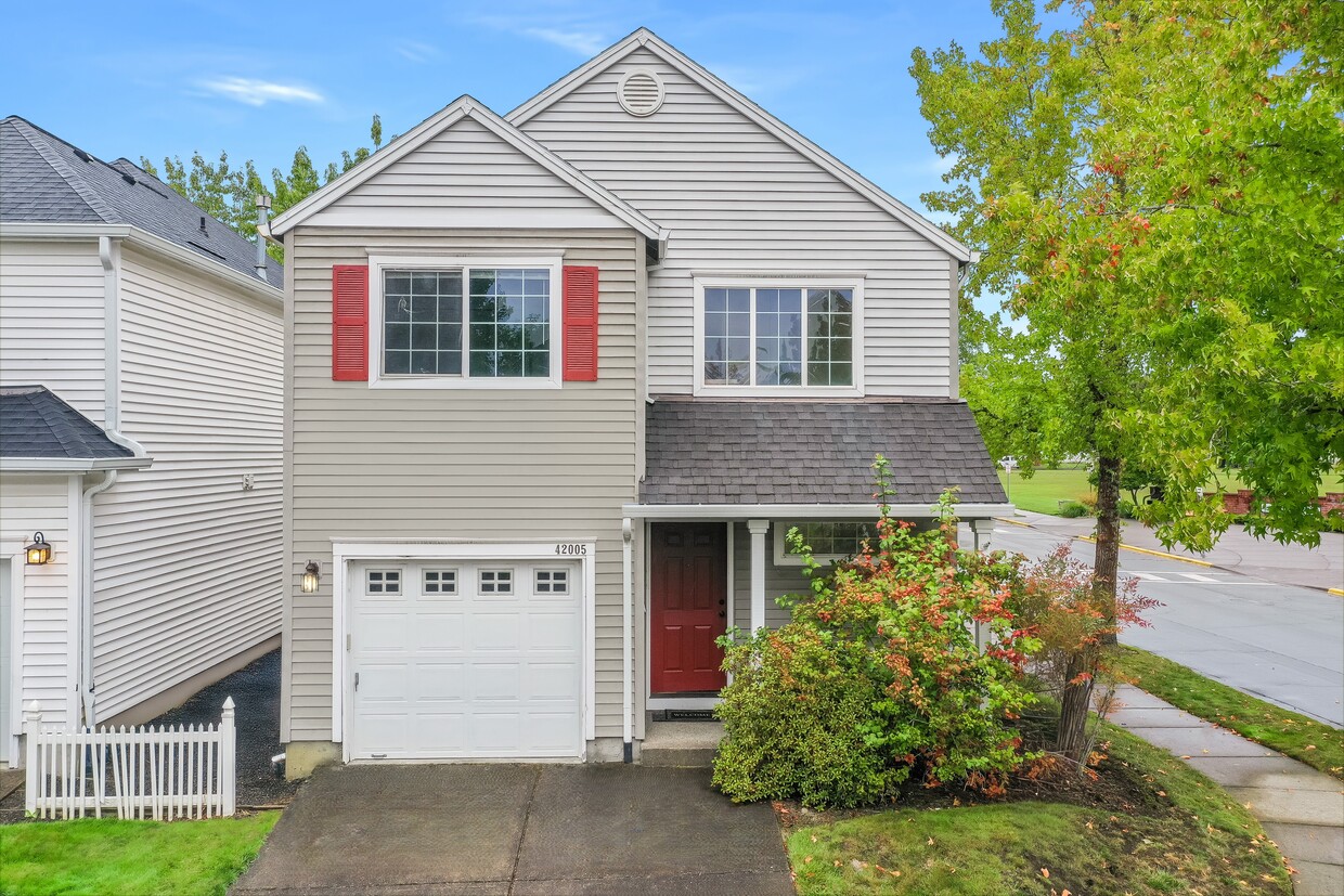 Foto principal - 42005 NW Elmhurst Ct