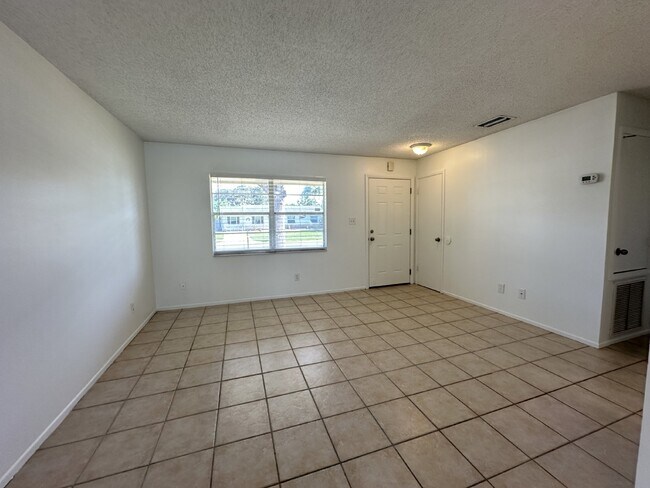 Foto del edificio - 3 bed, 2 bath pool home