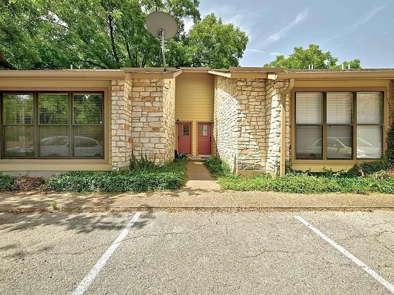Building Photo - 5107 Leralynn St