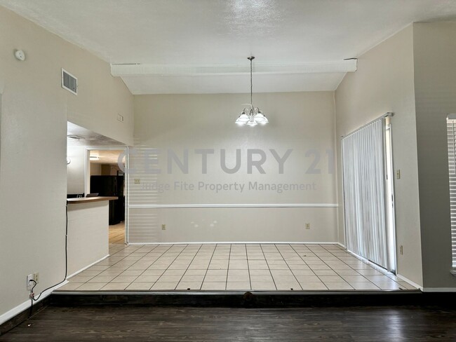 Building Photo - Charming 4/2/2 in  Plano For Rent!