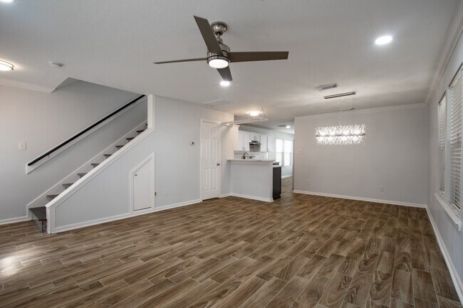 Building Photo - 1422 Ruthven St