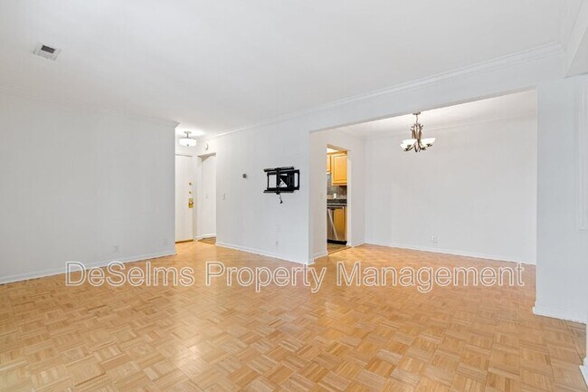 Foto del edificio - 5025 Hillsboro Pike