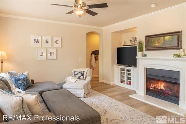 Building Photo - 5 br, 3 bath House - 410 Shire Ct.