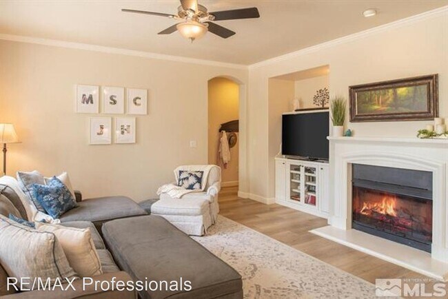 Foto del edificio - 5 br, 3 bath House - 410 Shire Ct.