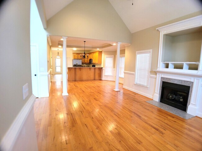Building Photo - Gorgeous 3BD/2.5BA home with large upstairs bonus room and a 2 car garage in Clayton/Garner area!
