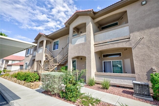 Foto del edificio - 2305 W Horizon Ridge Pkwy
