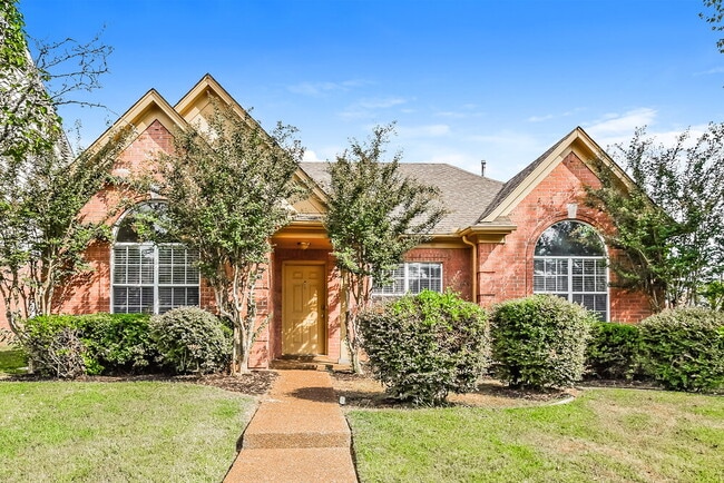 Building Photo - 8750 Overcup Oaks Dr