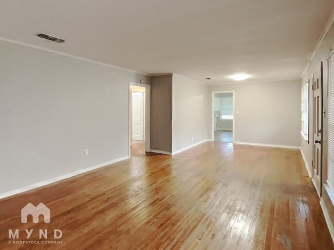 Building Photo - 302 Mc Cartney Blvd